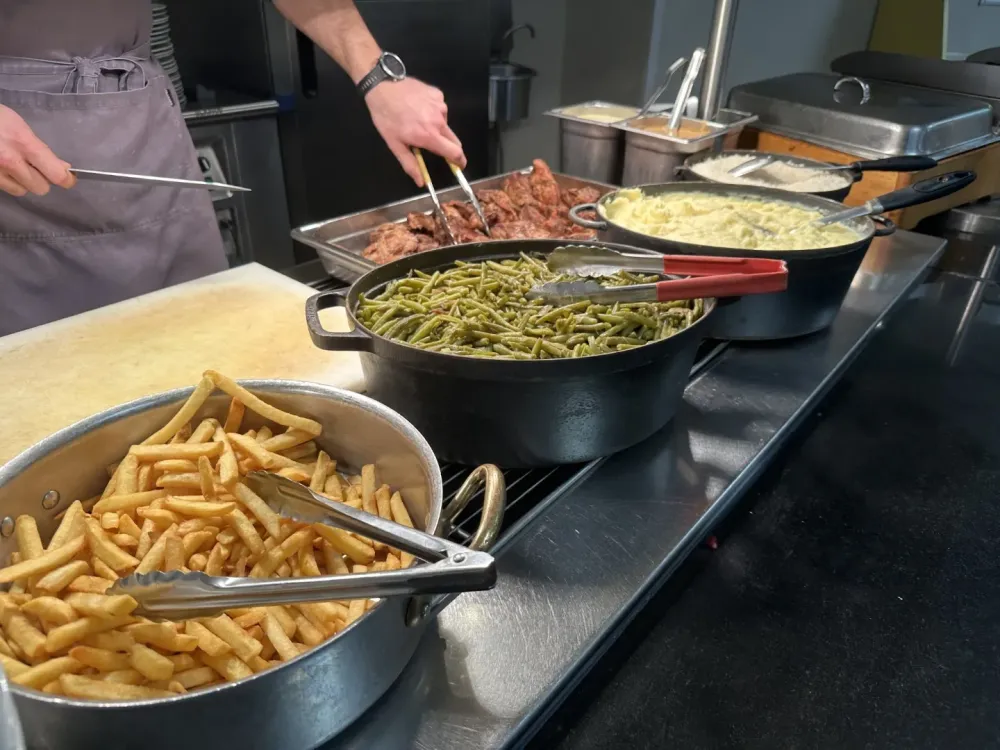 Restaurant near Authie